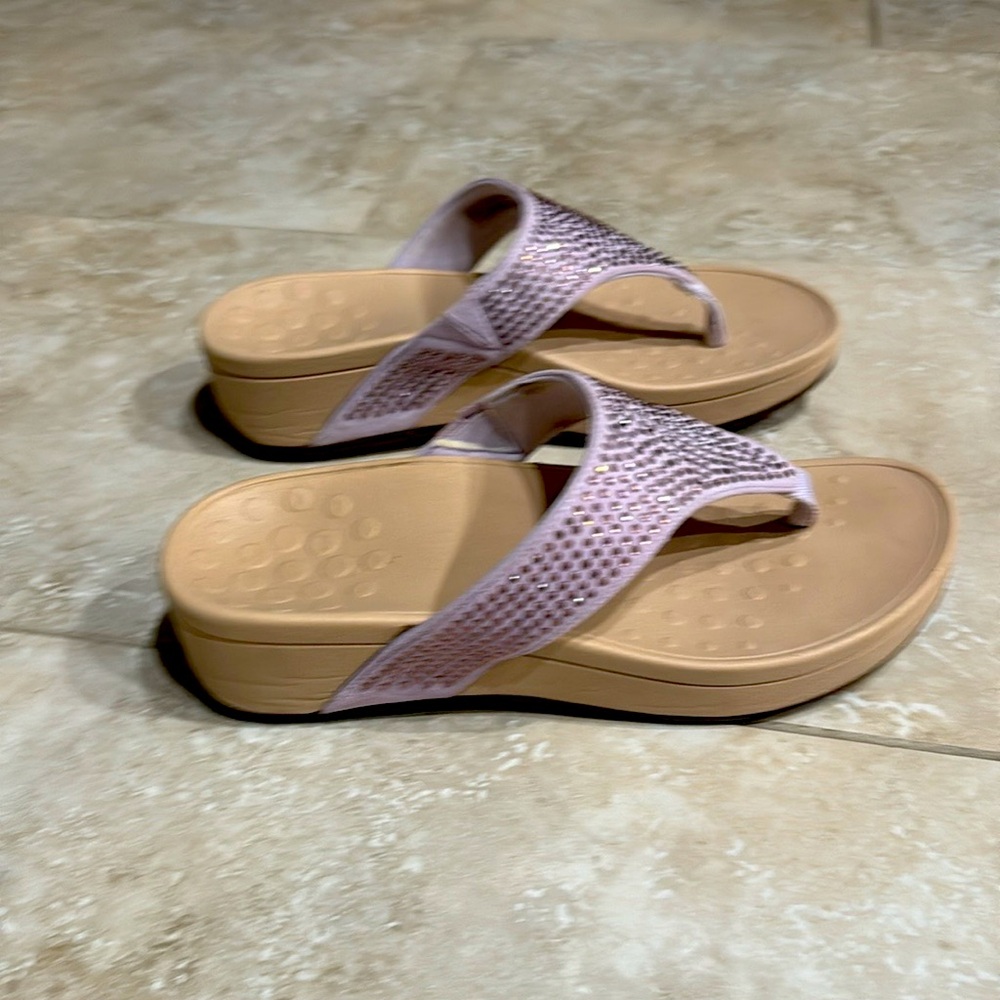 Brand New Vionic wedge sandals size W7